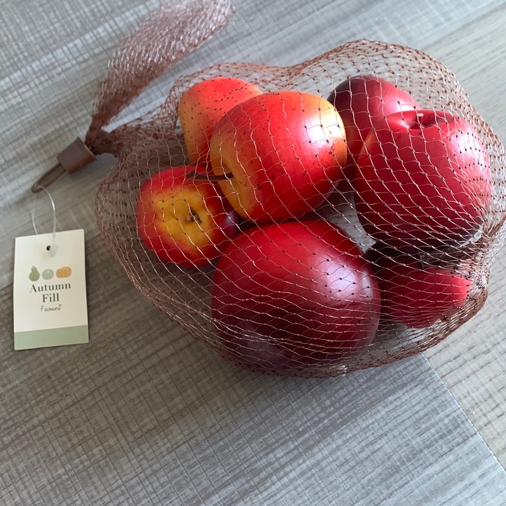 Apples prop (7 count) NEW